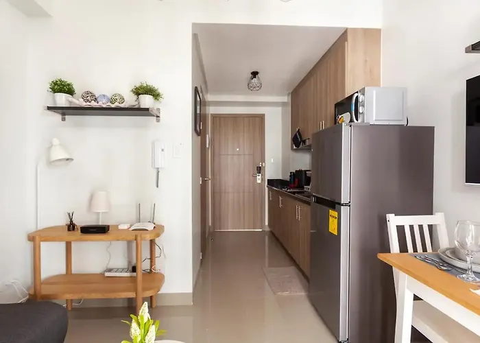 Shore 2 With Balcony Apartment *